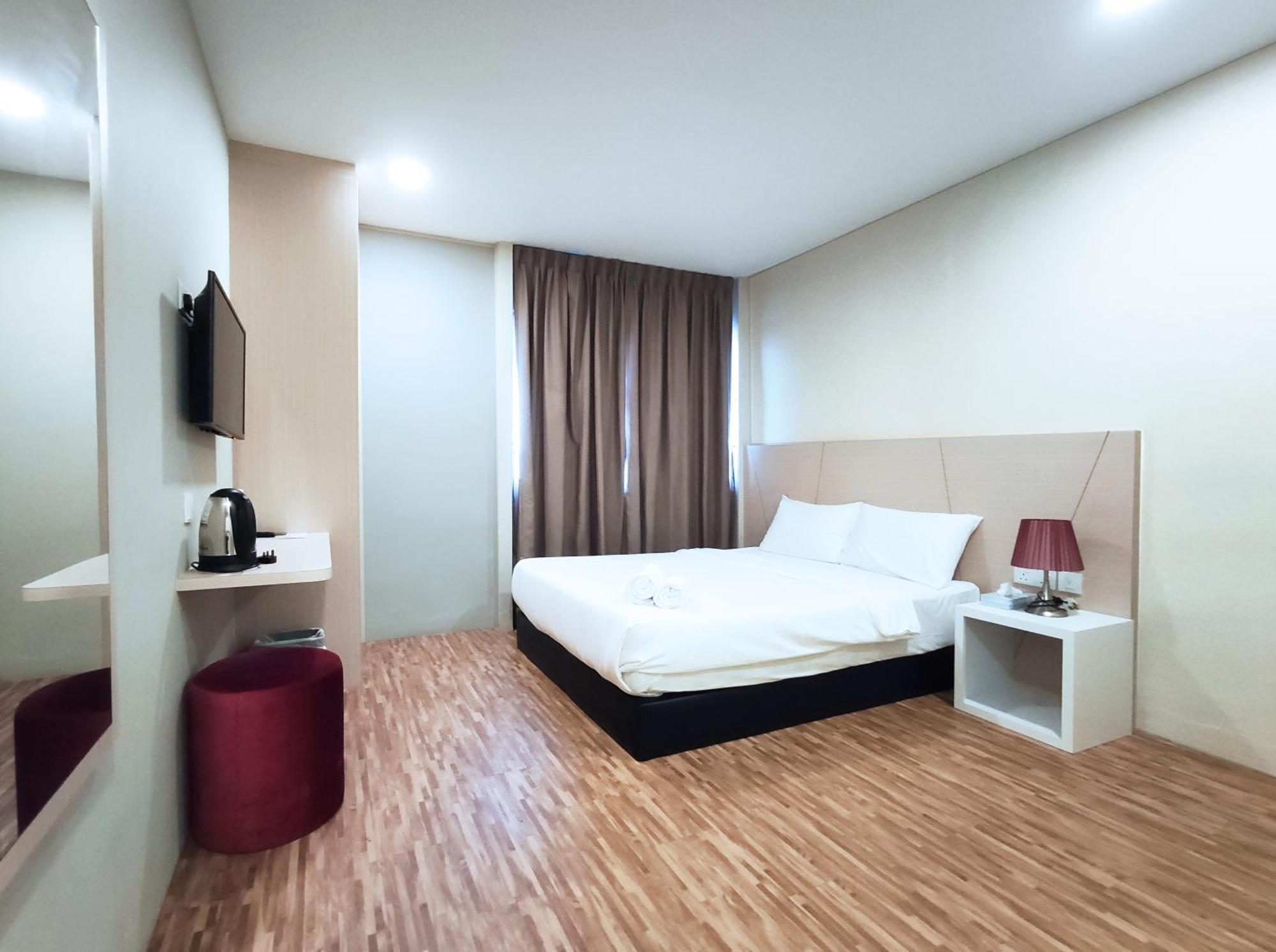 Princess Hotel Pontian Понтіан-Кечіл Екстер'єр фото
